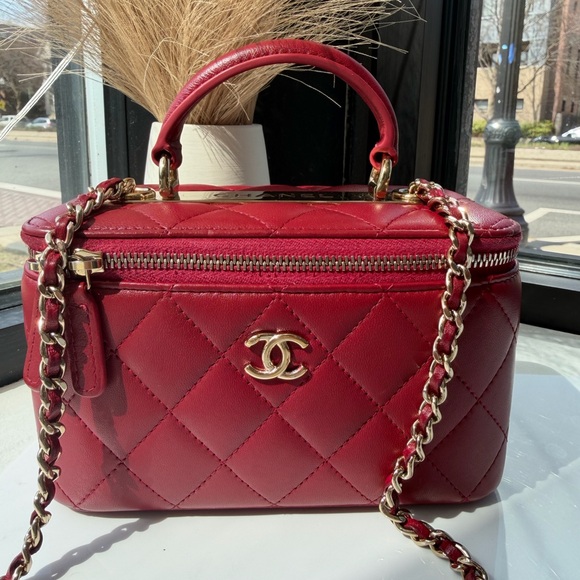 CHANEL Handbags - CHANEL Quilted Red Vanity Crossbody with Gold Hardware